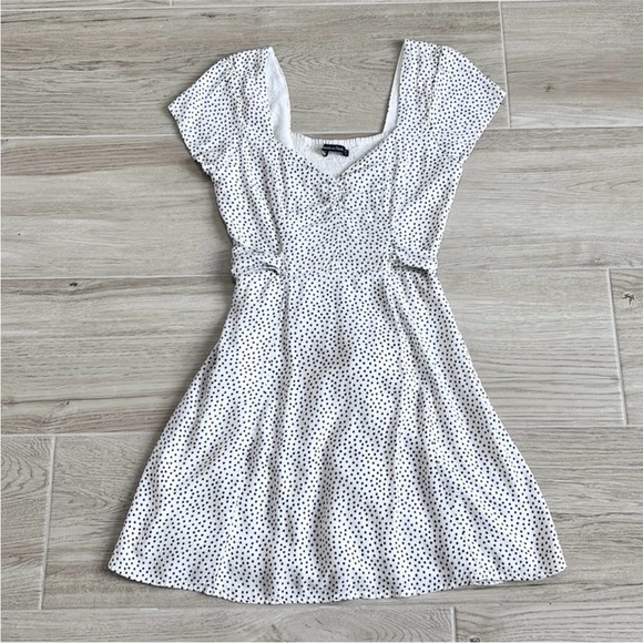 Abercrombie & Fitch Dresses & Skirts - Abercrombie & Fitch White and Black Polka Dot Mini Dress